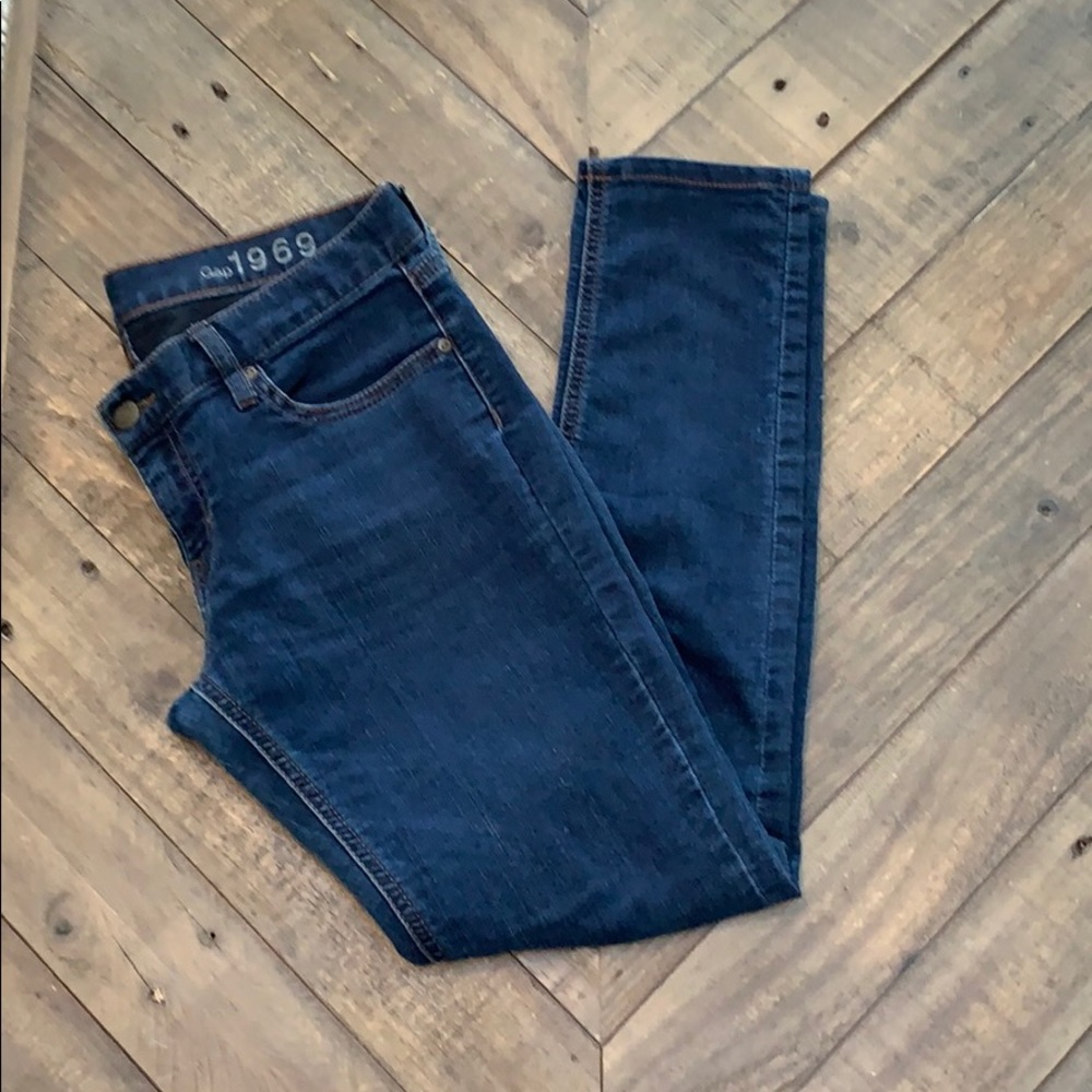 Gap | Dark wash light weight legging jeans 27/4